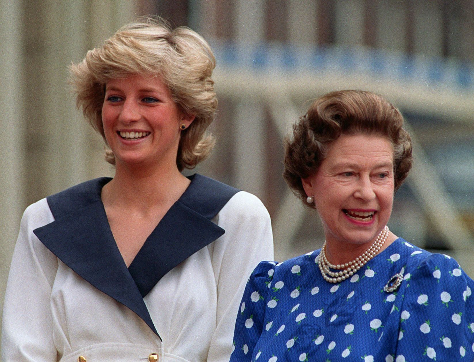 1987: Princess Diana and Queen Elizabeth II